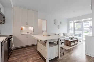 Condo Apartment in Innisfil