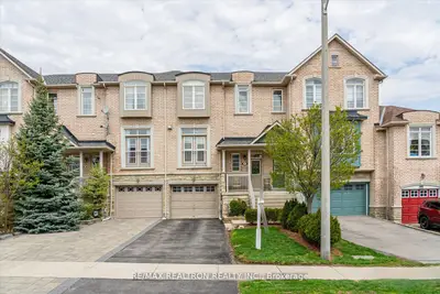 Att/Row/Townhouse in Vaughan