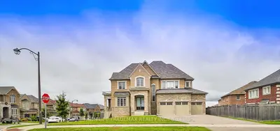 Detached in East Gwillimbury