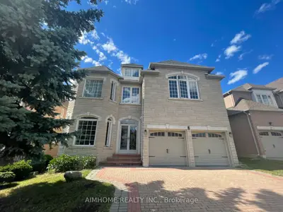 Detached in Richmond Hill