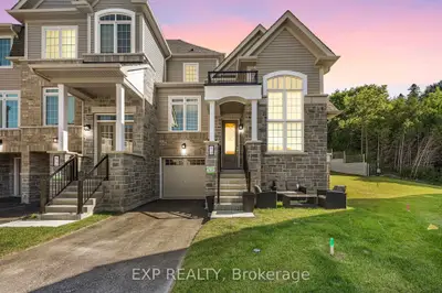 Att/Row/Townhouse in East Gwillimbury
