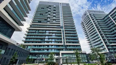 Condo Apartment in Richmond Hill