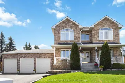Detached in Uxbridge