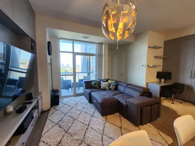 8763 Bayview Avenue 717, Richmond Hill, On L4b 3v1