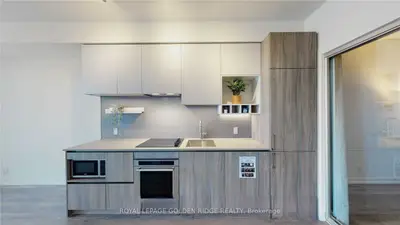 950 Portage Parkway 903, Vaughan, On L4k 0j7