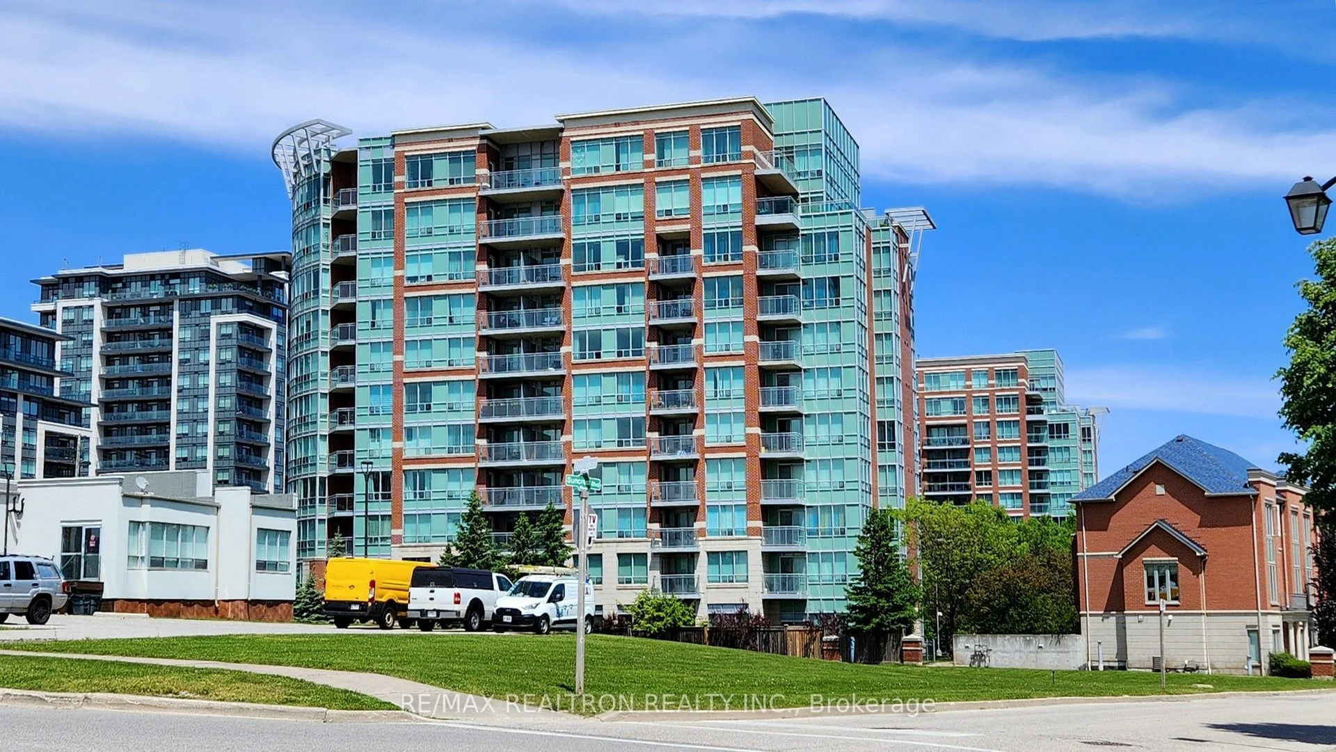 Condo Apartment in Markham