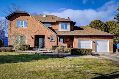 Detached in King