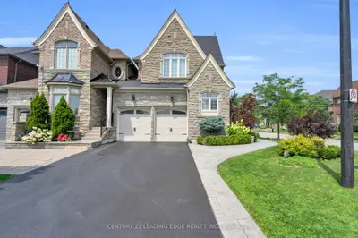 16 Wells Orchard Crescent, King, On L7b 0c5