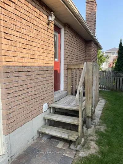 9 Castille Crescent Bsmtb, Georgina, On L4p 3k9