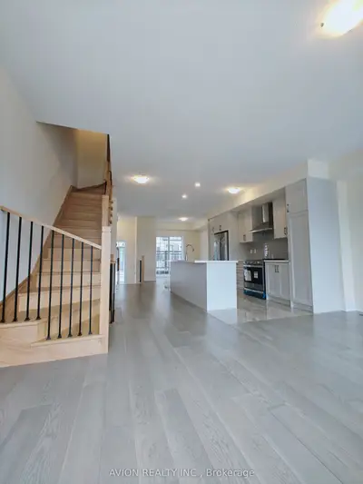 10 Clippers Crescent, Whitchurch-stouffville, On L4a 4x7