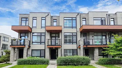 Att/Row/Townhouse in Vaughan