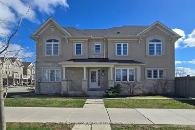 Att/Row/Townhouse in Aurora