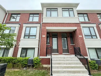 39 James Noble Lane, Richmond Hill, On L4c 5s7