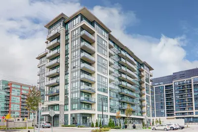 Condo Apartment in Richmond Hill