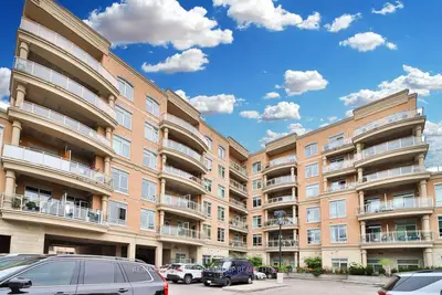 Condo Apartment in Aurora