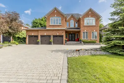942 Comfort Lane, Newmarket, On L3x 1v7