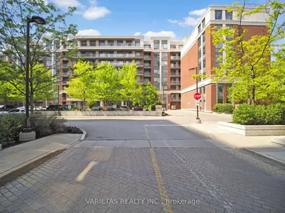 Condo Apartment in Markham