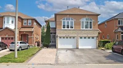 33 Bridlepath Street, Richmond Hill, On L4s 1v7
