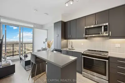 Condo Apartment in Vaughan