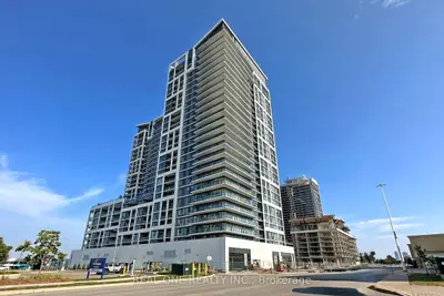 Common Element Condo in Vaughan