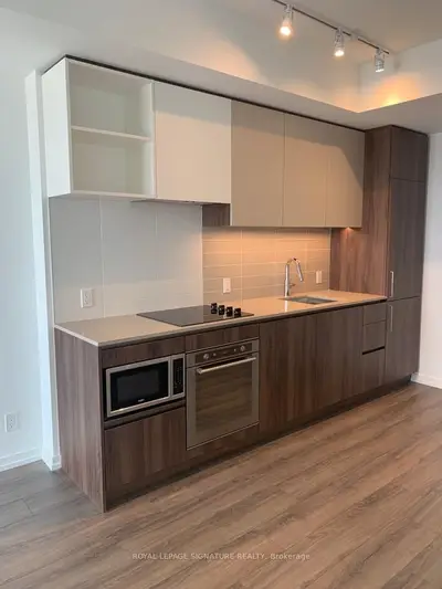 1000 Portage Parkway 4702, Vaughan, On L4k 0l1