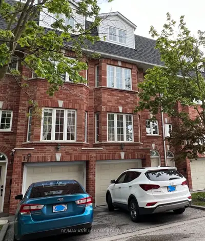 Condo Townhouse in Markham