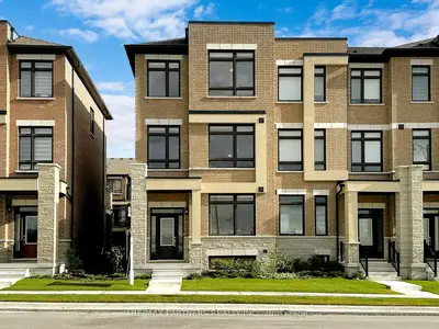 31 Riley Reed Lane, Richmond Hill, On L4s 0m3