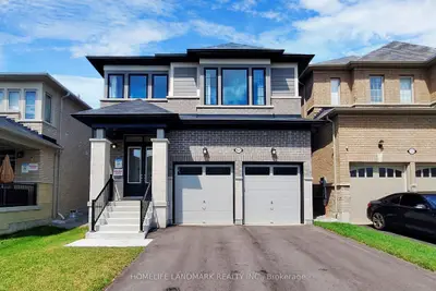 Detached in East Gwillimbury