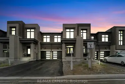 Att/Row/Townhouse in Vaughan
