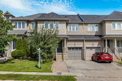 341 Woodfern Way, Newmarket, On L3x 2x1