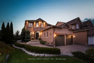 Detached in Vaughan