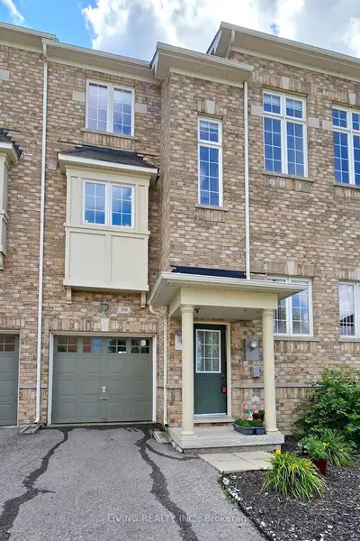 15 Old Colony Road 99, Richmond Hill, On L4e 4l4