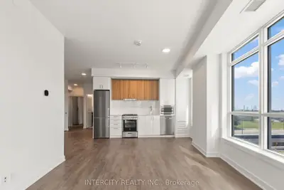 Condo Apartment in Vaughan