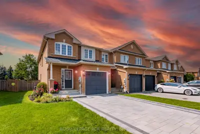 378 Rannie Road, Newmarket, On L3x 2n3