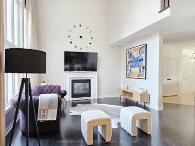 8 Golden Fern Street, Markham, On L6b 0v3