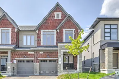 Att/Row/Townhouse in Markham