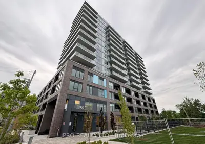 185 Deerfield Road 102, Newmarket, On L3y 0g7