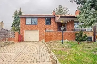 Detached in Richmond Hill