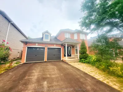 249 Marble Place Lower, Newmarket, On L3x 2y3