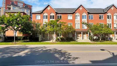 Condo Townhouse in Markham
