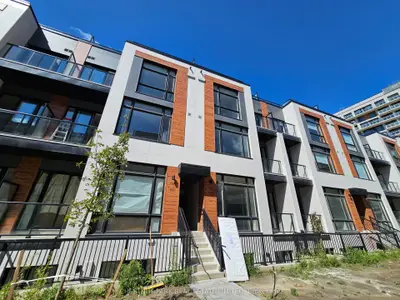 12 David Eyer Road Th 1127, Richmond Hill, On L4s 1m4