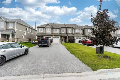 Att/Row/Townhouse in New Tecumseth
