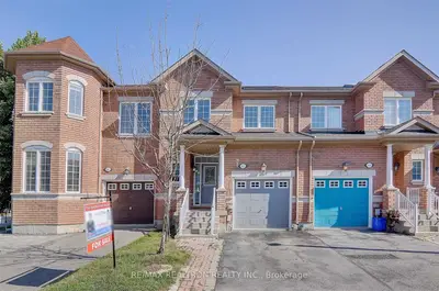 8 Townwood Drive 67, Richmond Hill, On L4e 4y2