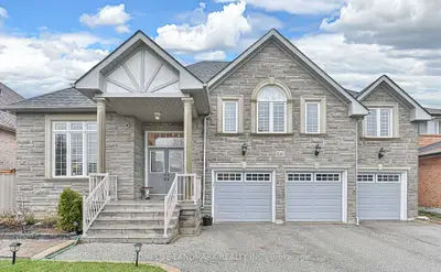 66 Canterbury Court, Richmond Hill, On L4c 8e8