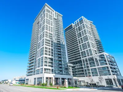 Condo Apartment in Vaughan