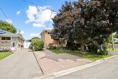Semi-Detached in Newmarket