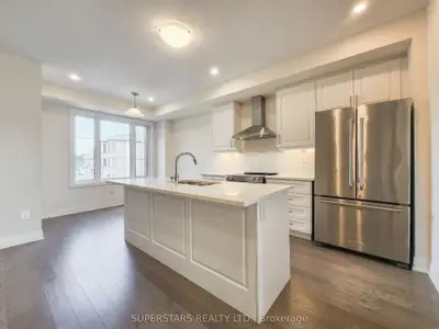 318 Laplante Street, Newmarket, On L3x 0m8