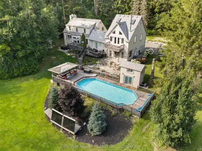 Detached in King