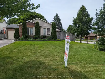 200 Glenway Circle, Newmarket, On L3y 7s4