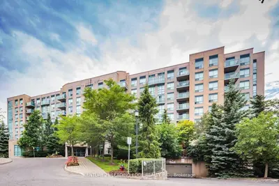 3 Ellesmere Street Ph22, Richmond Hill, On L4b 4n2